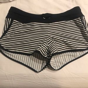Athleta Kata swim shorts